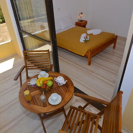 Alexandra Apartments Melikia ภายนอก รูปภาพ