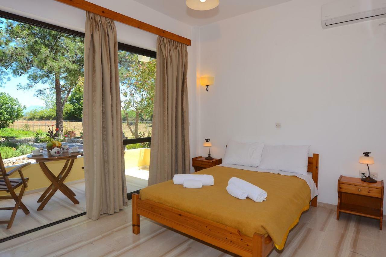 Alexandra Apartments Melikia ภายนอก รูปภาพ
