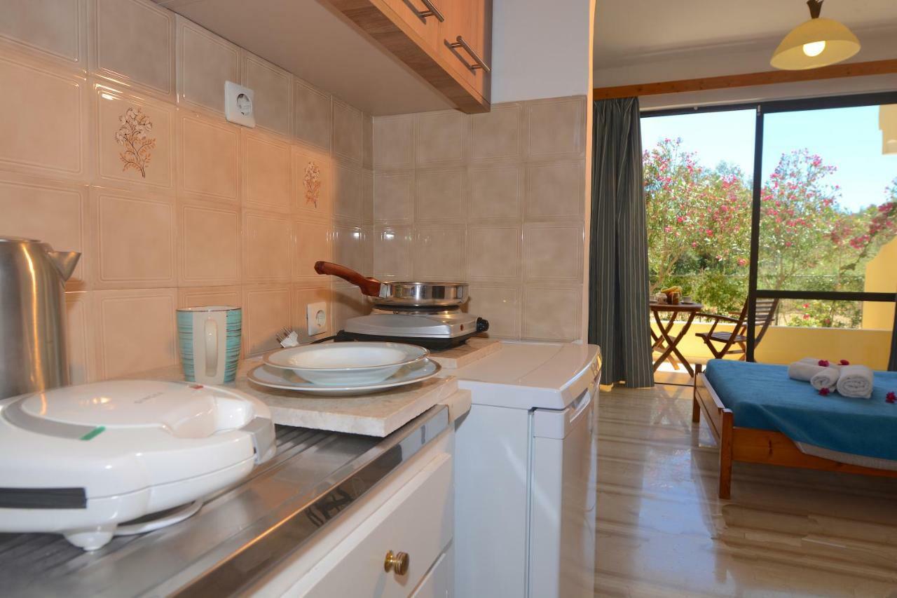 Alexandra Apartments Melikia ภายนอก รูปภาพ