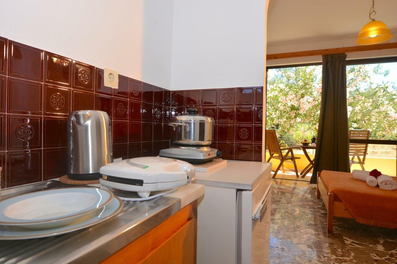 Alexandra Apartments Melikia ภายนอก รูปภาพ